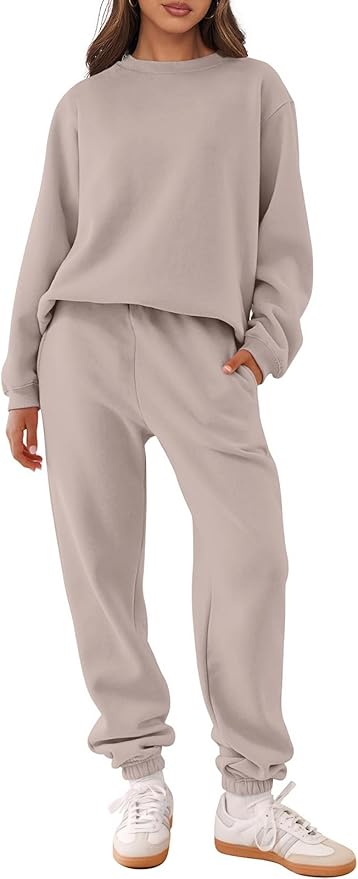 Minimalist sweat set